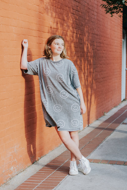 SIMPLY GRAY SMILE T-SHIRT DRESS