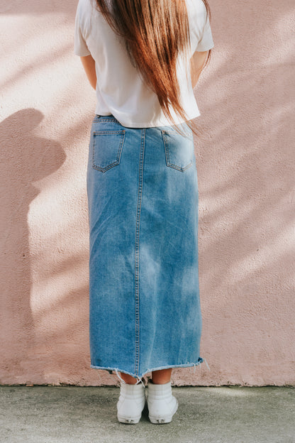 SIMPLE BLUE DENIM SKIRT