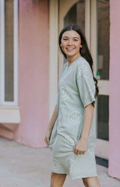 SIMPLY GREEN SMILE T-SHIRT DRESS